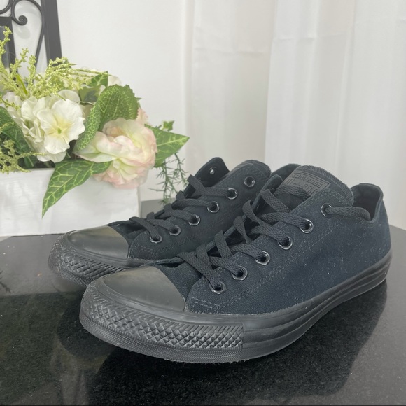 Converse Black Low Top Sneakers Unisex M -8 W- 10 - Picture 8 of 16